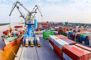 Xuất siêu khoảng 2,7 tỷ USD trong 6 tháng đầu năm