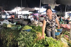 Hà Nội: Mưa lụt cả tuần, thực phẩm chỉ tăng nhẹ