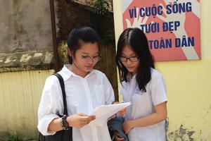 Hà Nội: Hạ điểm chuẩn vào lớp 10 chuyên và lớp 6 song bằng