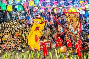 Du khách đổ về Sun World Danang Wonders chiêm ngưỡng những trình diễn lân sư rồng đỉnh cao