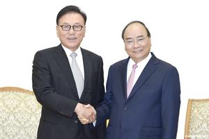 Thủ tướng tiếp Tổng Lãnh sự Danh dự Việt Nam tại khu vực Busan - Kyeongnam