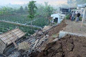 82 người thiệt mạng trong trận động đất 7 độ richter ở Indonesia