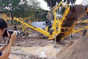 Chứng kiến cỗ máy 'biến' chất thải thành vật liệu xây dựng