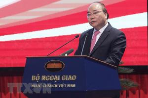 Thủ tướng: Công tác đối ngoại cần lấy doanh nghiệp làm trung tâm