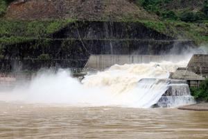 11 giờ ngày 6/8, mở thêm 1 cửa xả đáy hồ Thủy điện Tuyên Quang