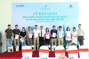 Cư dân Valencia Garden nhận “sổ đỏ” cho căn hộ trong mơ