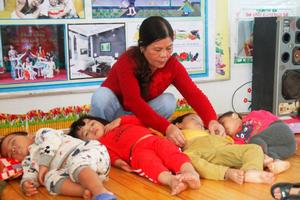 Hơn 122 nghìn giáo viên mầm non nghỉ công tác chưa được hưởng chế độ