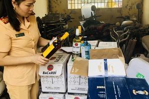 Bắt ô tô vận chuyển 540 chai rượu ngoại không rõ nguồn gốc