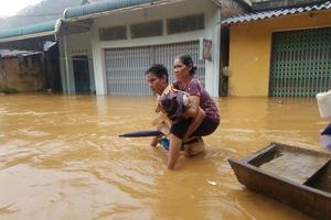 Mưa lũ làm 16 người chết và mất tích cùng nhiều thiệt hại nghiêm trọng