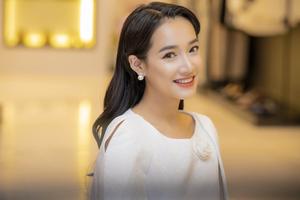 Nhã Phương gầy tong teo, một mực giữ im lặng trước ngày cưới