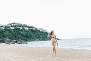 Khoe vòng 1 bốc lửa với bikini, Phương Mai tiết lộ lý do vẫn "phòng không"