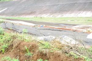 Sụt lún hố bùn đỏ ở nhà máy Alumin Nhân Cơ ngày càng nghiêm trọng