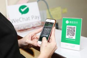 Phó Thủ tướng yêu cầu đề xuất biện pháp quản lý Alipay, Wechat pay