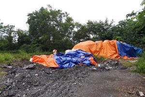 Yêu cầu doanh nghiệp báo cáo vụ rác thải nguy hại bị bắt giữ