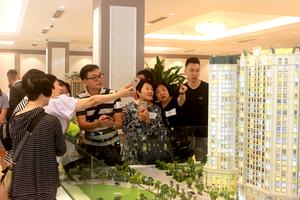 Sôi động giữa chủ đầu tư Tân Hoàng Minh và những khách hàng ngoại quốc