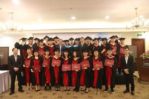 Bế giảng cho 32 học viên lớp Mini MBA khóa 03