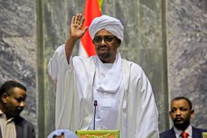 Bất chấp cáo buộc diệt chủng, nhà độc tài Sudan Omar al-Bashir vẫn chưa bị bắt