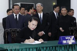 Những lời ngợi ca tốt đẹp nhất tưởng nhớ Nhà lãnh đạo tiền bối