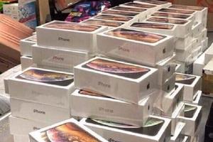 Phát hiện vụ buôn lậu hơn 1000 chiếc iPhone tại sân bay Nội Bài