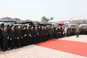 Hình ảnh lễ an táng nguyên Tổng Bí thư Đỗ Mười tại quê nhà