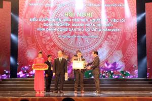 Tân Á Đại Thành vinh dự được trao tặng cúp Thăng Long 2018