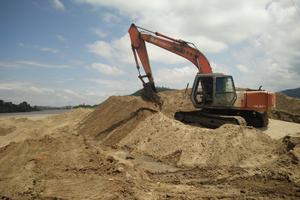 Trục lợi bất chính từ chủ trương nạo vét lòng hồ thủy lợi