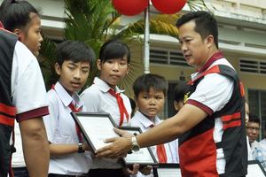 Chương trình Doanh nghiệp đồng hành cùng an toàn giao thông trường học 