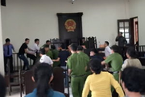 TP.HCM: Đề nghị truy tố đối tượng đánh kiểm sát viên tại phiên tòa