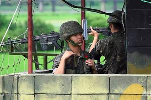 Hàn - Triều dỡ 20 chốt quân sự tại “nơi nguy hiểm nhất thế giới”