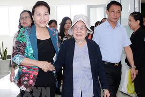 Chủ tịch Quốc hội Nguyễn Thị Kim Ngân tiếp xúc cử tri Cần Thơ