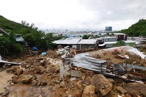 Xây hồ chứa nước 'trên đầu' khu dân cư tiềm ẩn tai họa khôn lường