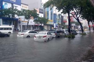 Mưa lớn kéo dài gây ngập lụt diện rộng và nguy cơ sạt lở cao