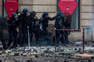  Hội đàm sau cuộc bạo loạn tồi tệ nhất trong lịch sử Paris