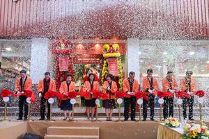 Khai trương siêu thị đầu tiên mang tên FujiMart