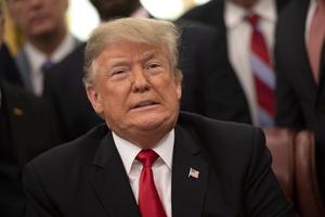 Hạ viện ngừng họp, chính phủ Mỹ đóng cửa lúc nửa đêm