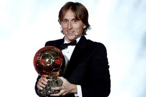 Tiền vệ Luka Modric giành danh hiệu Quả bóng vàng 2018
