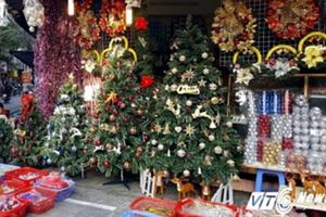 Nhiều mặt hàng phục vụ Noel tăng giá