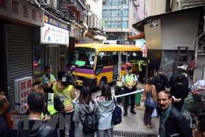 Xe buýt lao vào đám đông ở Trung Quốc, hơn 20 người thương vong