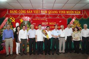 Cầu nối của những tấm lòng son sắt