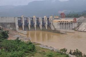 Sông Kôn “oằn mình” gánh hơn chục thủy điện