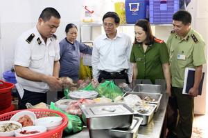 Thị trường thực phẩm cần được kiểm soát chặt