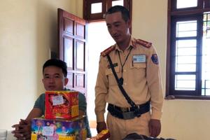 Bắc Giang: Bắt đối tượng vận chuyển pháo từ Lạng Sơn về Hưng Yên tiêu thụ