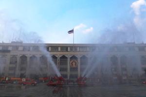 Thái Lan dùng pháo nước để giảm ô nhiễm không khí