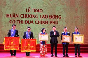 Văn Phú – Invest được tôn vinh tại Đêm Doanh Nghiệp 2018