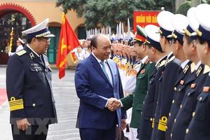 Thủ tướng kiểm tra công tác sẵn sàng chiến đấu tại Quân chủng Hải quân