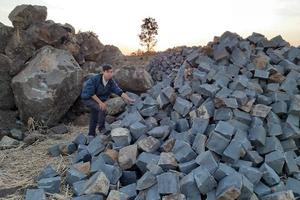 “Đá tặc” lộng hành