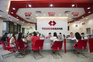 "25 năm gắn kết–Trao ngàn quà tặng" cùng Techcombank