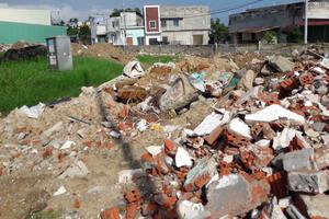 Rác thải, xà bần “bủa vây” phía Tây TP
