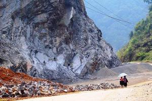 Ai đang “chống lưng” cho Công ty TNHH Thương mại và Xây dựng số 6?