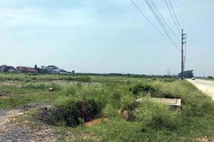 Người dân mất đất vẫn chưa được giao đất dịch vụ?